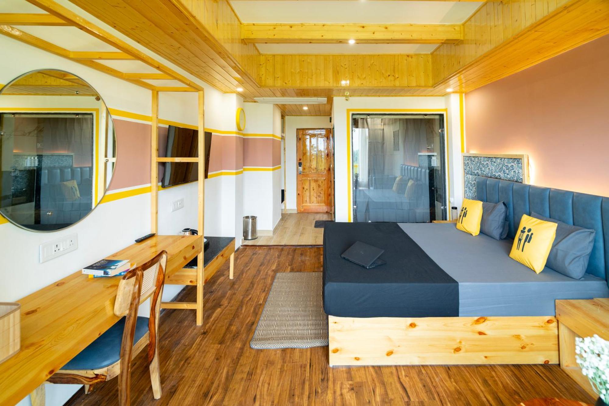 The Hosteller Old Manali, Manu Temple Room photo