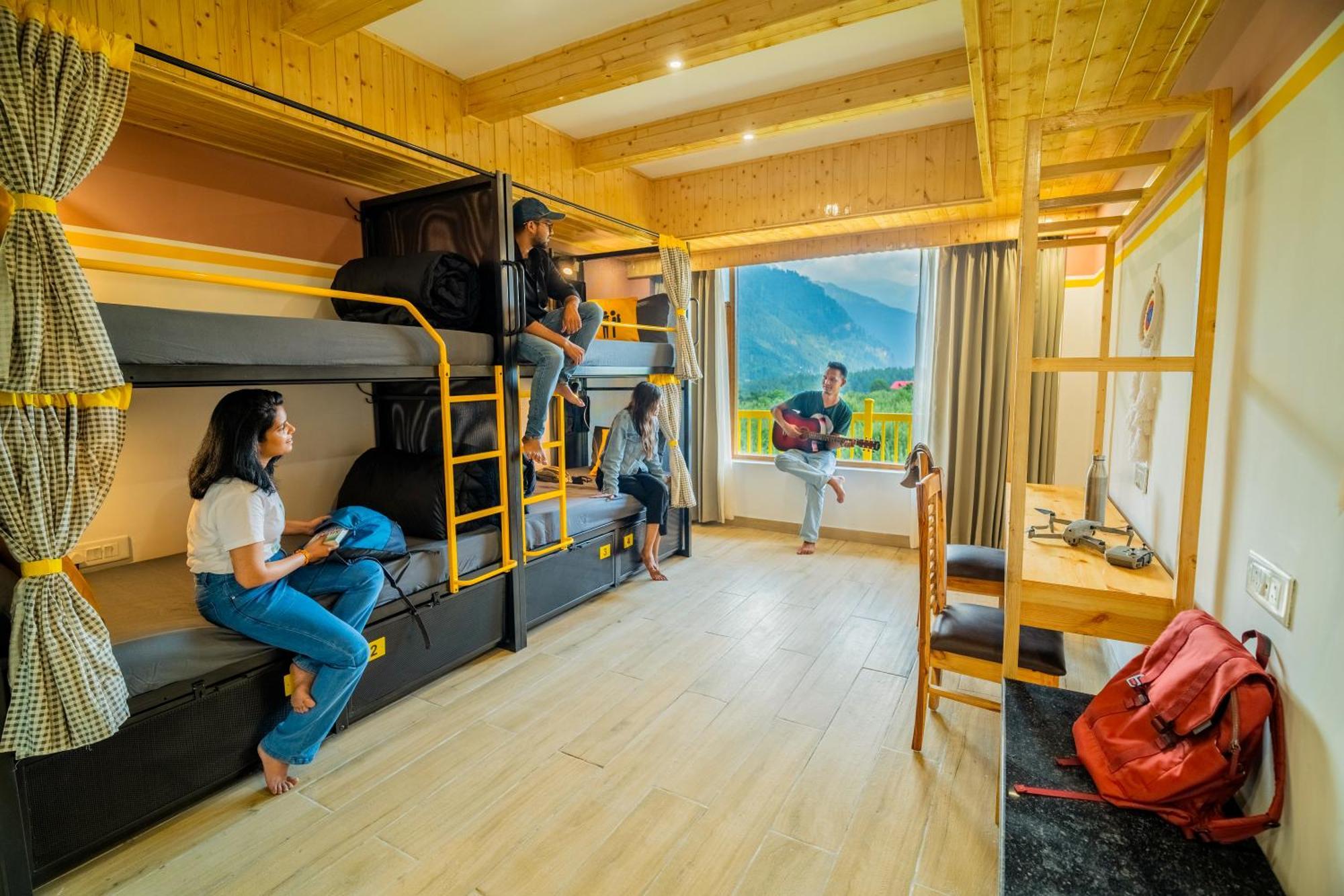 The Hosteller Old Manali, Manu Temple Room photo